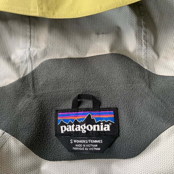 Patagonia Torrentshell Jacket - Picture 2 of 10